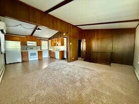 1907 Harrow Rd in Waterloo, IA - Building Photo