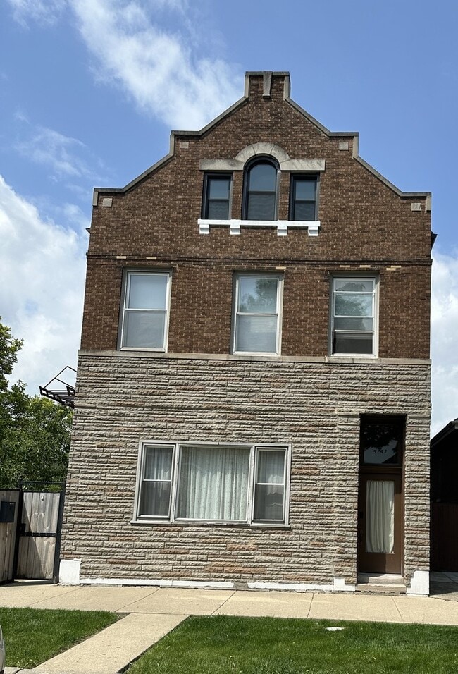 property at 5342 S Fairfield Ave
