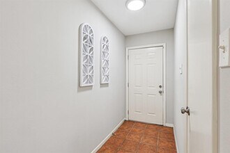 10 T Huxley Ln in Missouri City, TX - Foto de edificio - Building Photo