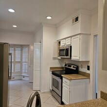 712 Augusta Dr in Houston, TX - Building Photo - Building Photo