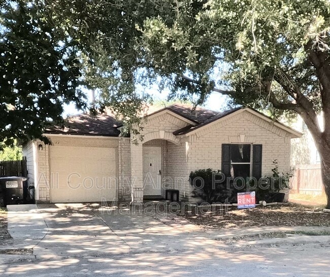 715 Grants Canyon in San Antonio, TX - Building Photo - Building Photo