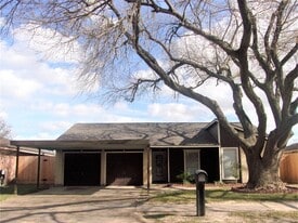 2015 Cannonade Dr in Pasadena, TX - Building Photo