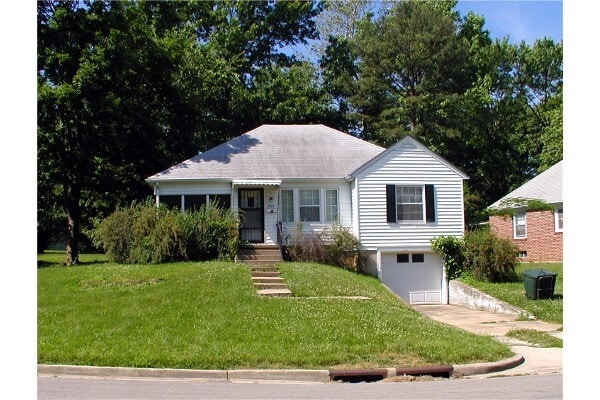 property at 1009 Lynwood Dr