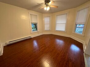 217 Woodlawn Terrace-Unit -1 in Waterbury, CT - Building Photo - Building Photo