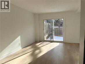 77 Tindale Ct in Hamilton, ON - Building Photo - Building Photo