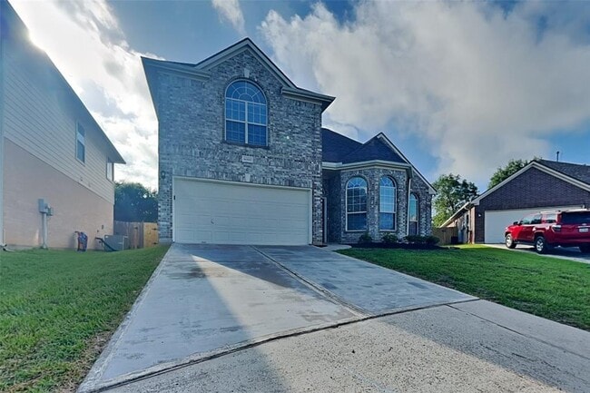 property at 8000 N Tarrytown Crossing Dr