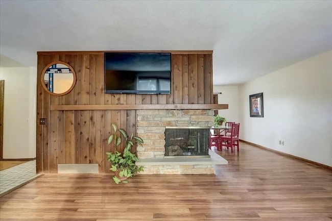 4906 Academy Dr in Madison, WI - Foto de edificio - Building Photo