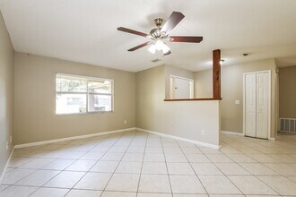 208 12 League Cir in Casselberry, FL - Foto de edificio - Building Photo