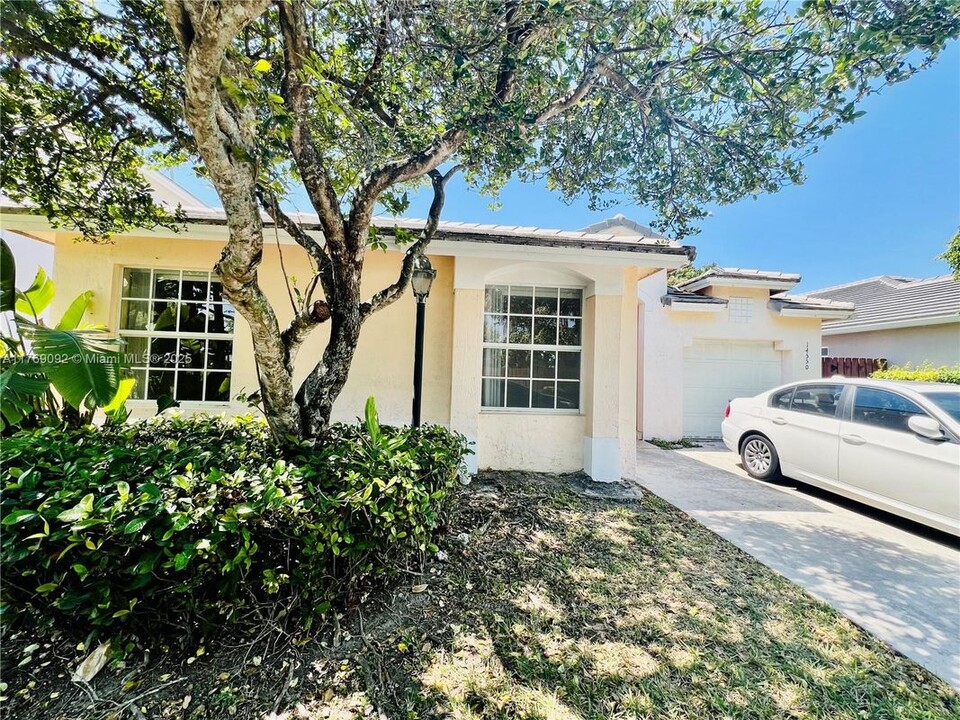 14550 SW 123rd Ct in Miami, FL - Building Photo