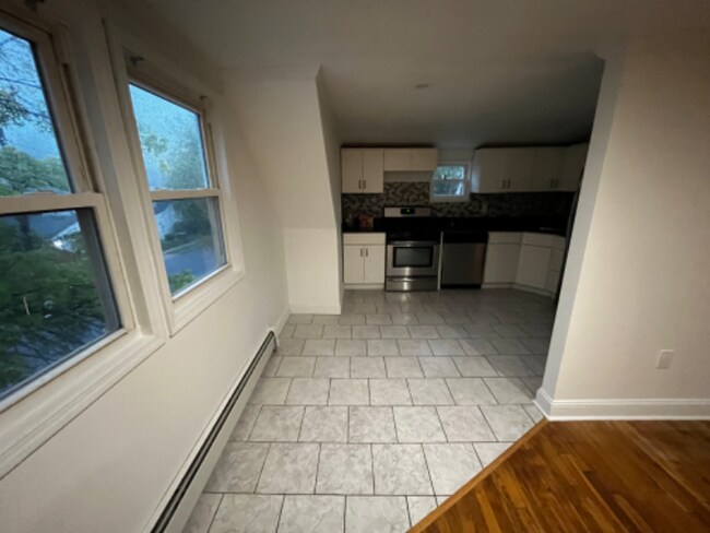 134 Scranton Ave in Lynbrook, NY - Building Photo - Building Photo
