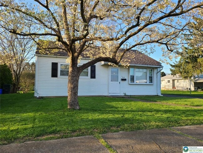 property at 1631 North Blvd