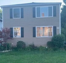 242 Delaware St, Unit Lower in Tonawanda, NY - Building Photo