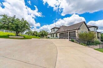 617 Smarty Jones Ave in Austin, TX - Building Photo - Building Photo