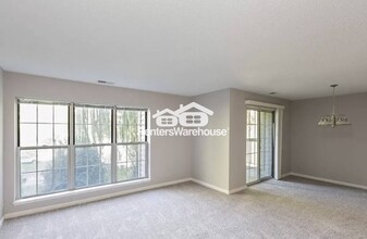 6145 Chasewood Pkwy in Minnetonka, MN - Building Photo - Building Photo