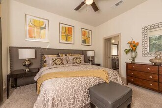 770 N Eldridge Pkwy in Houston, TX - Building Photo - Building Photo
