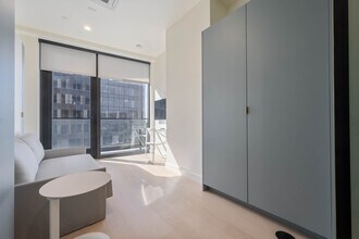 6401 Wilshire Blvd in Los Angeles, CA - Building Photo - Building Photo
