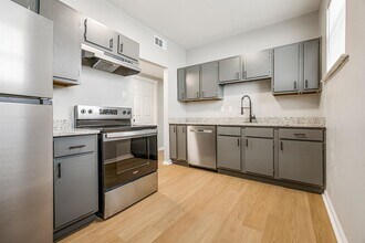 2395 Forest Ave in Memphis, TN - Building Photo - Building Photo