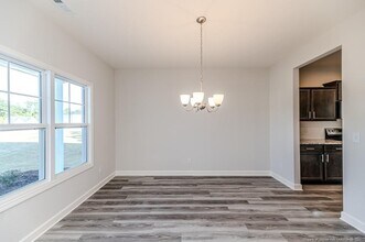 87 Onslow Ct in Spring Lake, NC - Building Photo - Building Photo