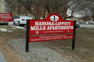 Hanora Lippitt Manor in Woonsocket, RI - Foto de edificio - Building Photo