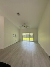 15262 SW 115th Terrace in Miami, FL - Foto de edificio - Building Photo