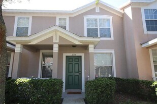 1575 Blue Magnolia Rd in Brandon, FL - Building Photo