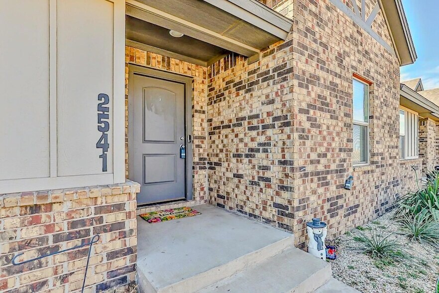 2541 137th St in Lubbock, TX - Building Photo