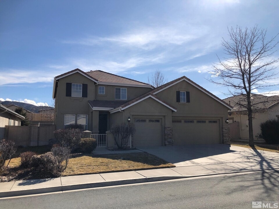 2250 Indian Wells Dr in Reno, NV - Foto de edificio