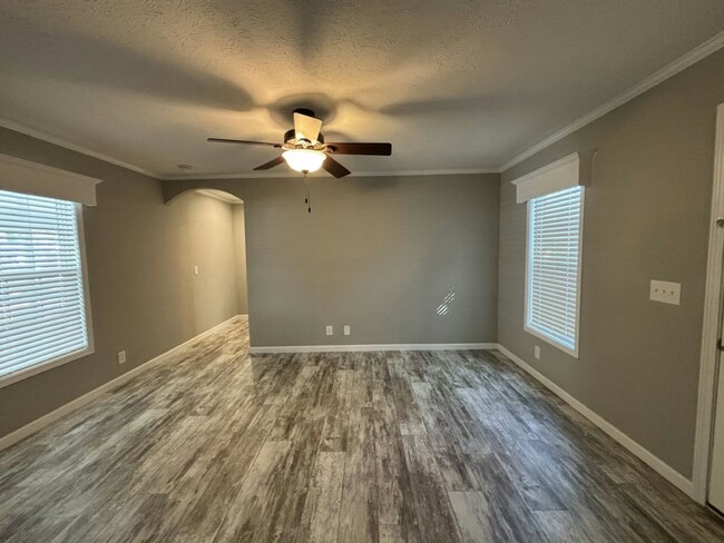 property at 16 Glen Cove Ct