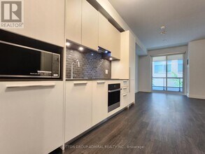 65 Broadway Ave in Toronto, ON - Building Photo - Building Photo