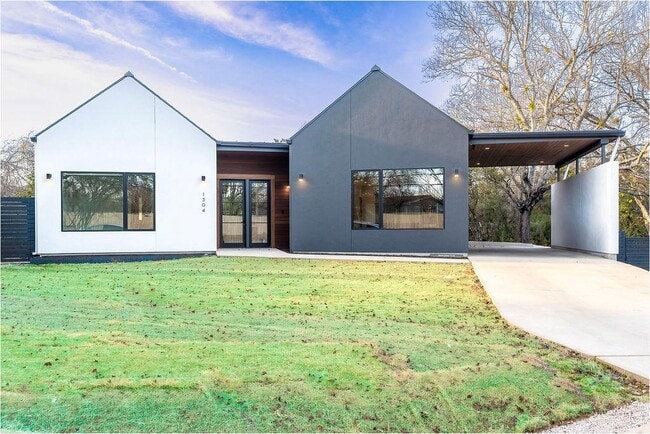 property at 1304 Lipan Trail