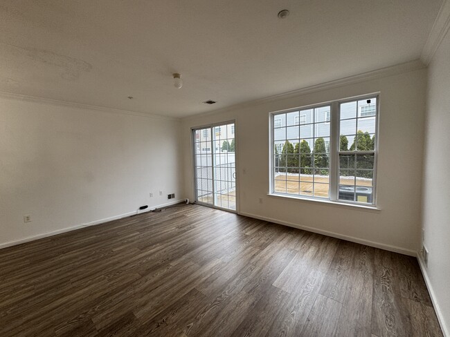 property at 143 Admiral Ln