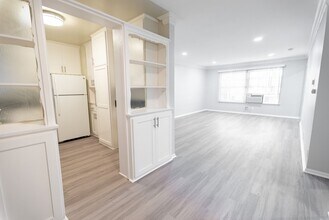 611 Levering Ave in Los Angeles, CA - Foto de edificio - Interior Photo