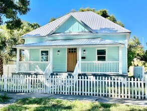 2810 N Mitchell Ave in Tampa, FL - Building Photo - Building Photo