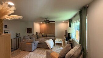 5640 Wood Duck Cir in Shorewood, MN - Building Photo