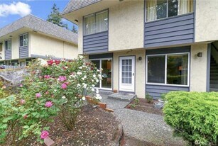 6113 204th St SW in Lynnwood, WA - Building Photo