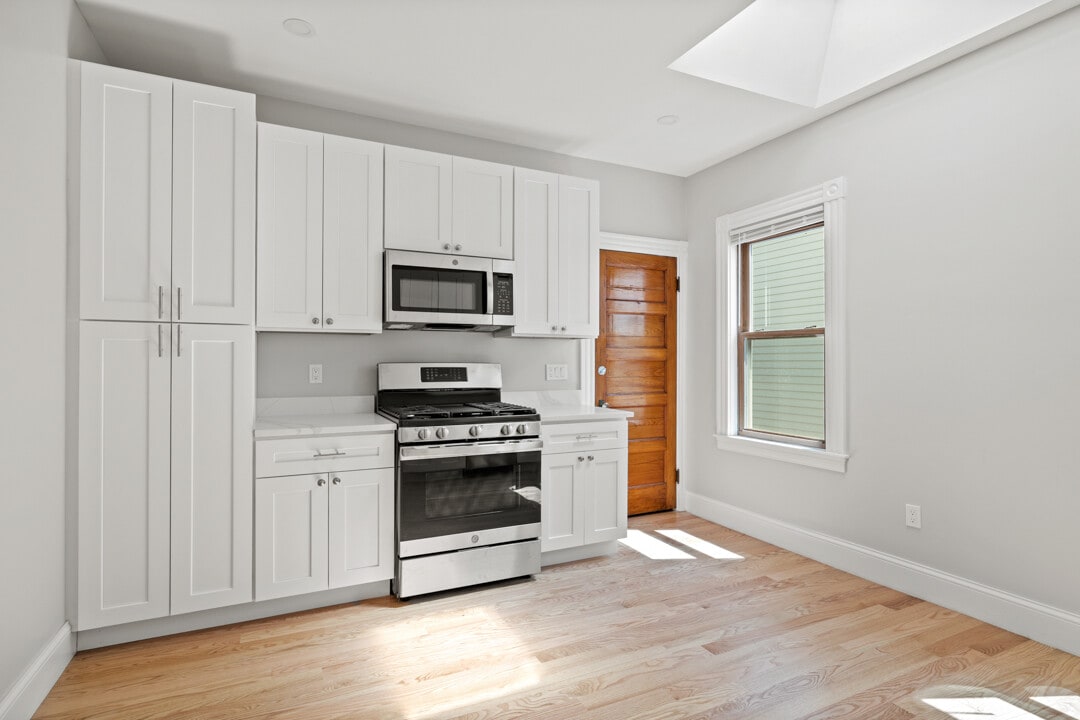 19 Taft St, Unit 1 in Boston, MA - Building Photo
