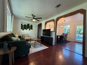 505 E 4th St in Georgetown, TX - Building Photo - Building Photo