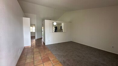 1618 E Sandra Terrace in Phoenix, AZ - Building Photo - Building Photo