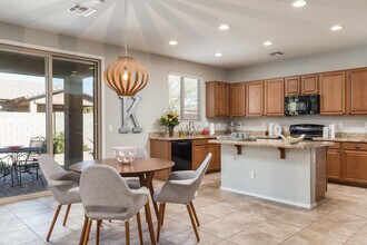 3252 W Gran Paradiso Dr in Phoenix, AZ - Building Photo - Building Photo