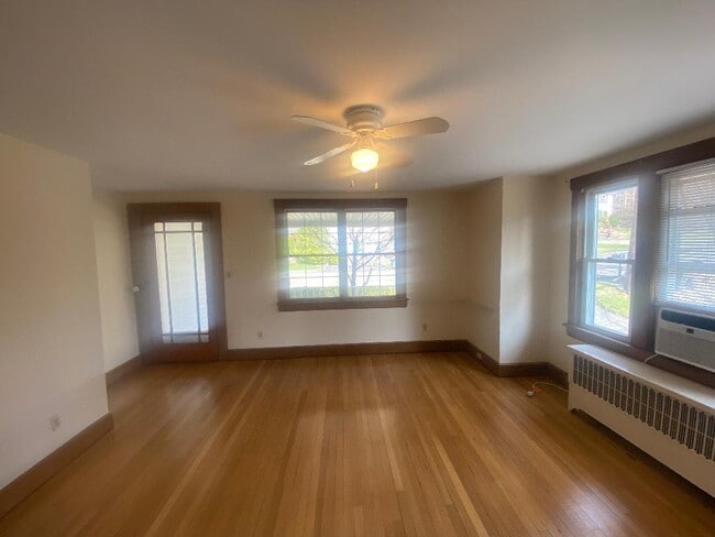 107 Garside Ave, Unit #1 in Wayne, NJ - Building Photo - Building Photo