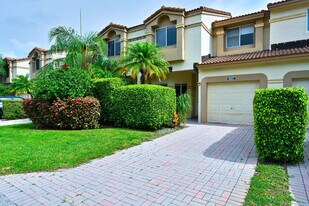 6817 Via Regina in Boca Raton, FL - Building Photo