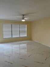 3913 SE 11th Ave in Cape Coral, FL - Building Photo - Building Photo