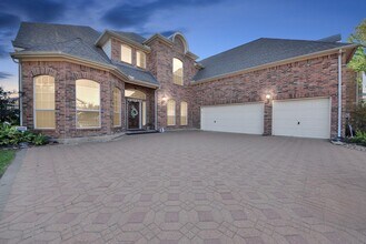 17859 Camp Cove Dr in Cypress, TX - Foto de edificio - Building Photo