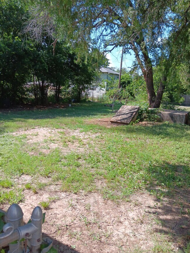 1307 W Poplar Ave in Duncan, OK - Building Photo - Building Photo