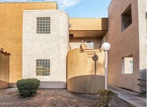 6857 Tamarus St in Las Vegas, NV - Building Photo - Building Photo