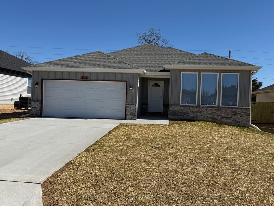 3440 N Nixon Ave in Springfield, MO - Building Photo