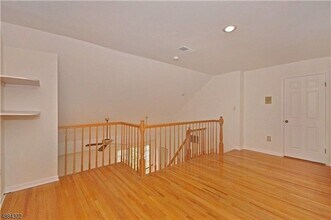 4 Dearburn Ct in Florham Park, NJ - Building Photo - Building Photo