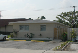 2028 Buchanan St in Hollywood, FL - Building Photo - Building Photo