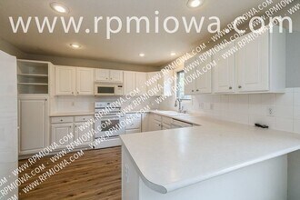 15803 Hawthorn Dr in Clive, IA - Building Photo - Building Photo