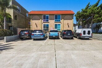 1452 in San Diego, CA - Foto de edificio - Interior Photo